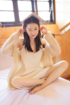 厨房里撞击旗袍美妇